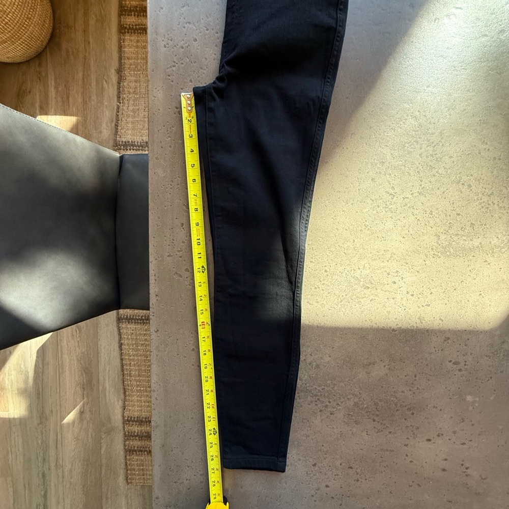 SPANX Black Skinny Jeans. - Picture 13 of 13